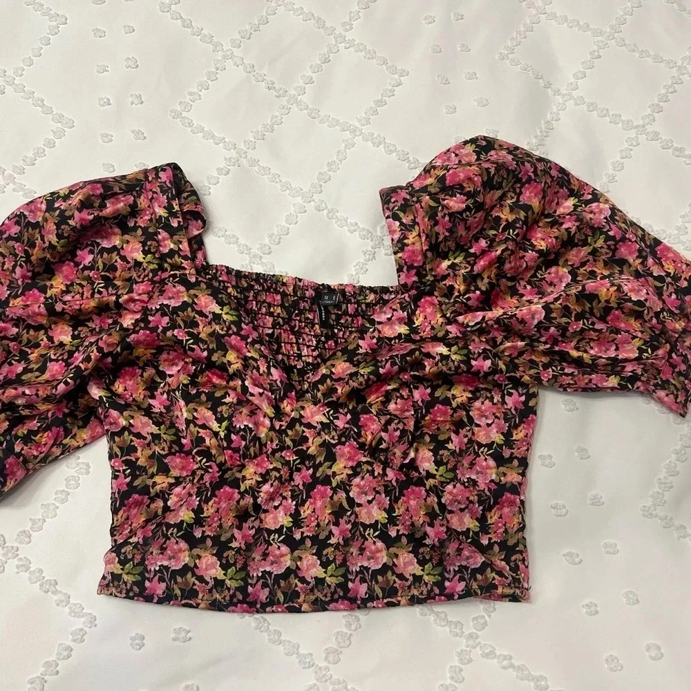 ❌SOLD ❌
💐Vero Moda floral cropped blouse - Picture 4 of 6